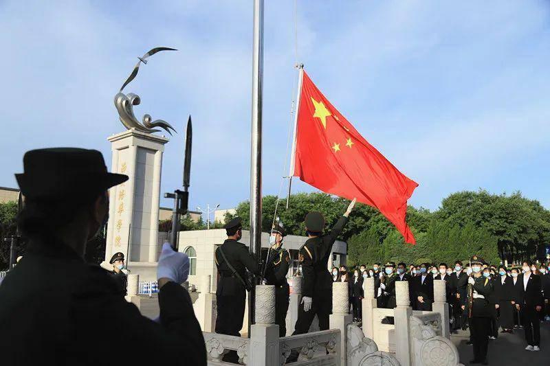 95后女生兼职遛狗,月赚1千多元,兼职遛狗会成为新行业吗?- 知识问答网页